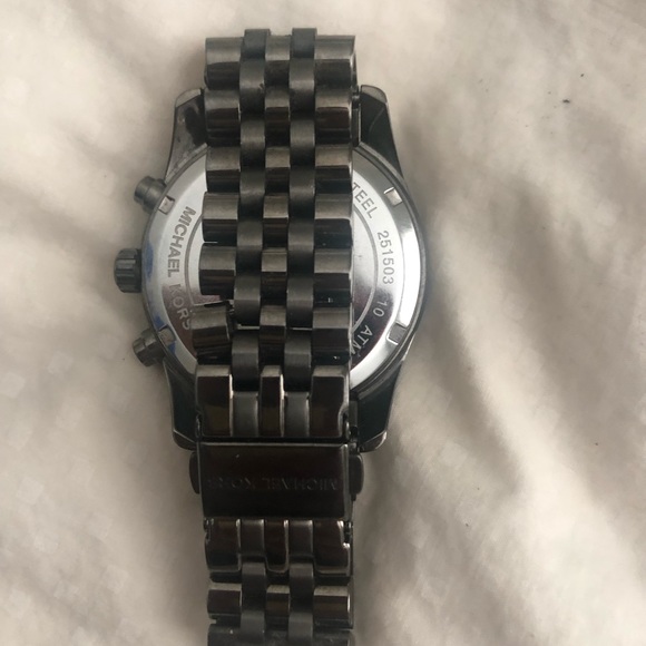 Michael kors watch. Gorgeous gunmetal. - Picture 3 of 3